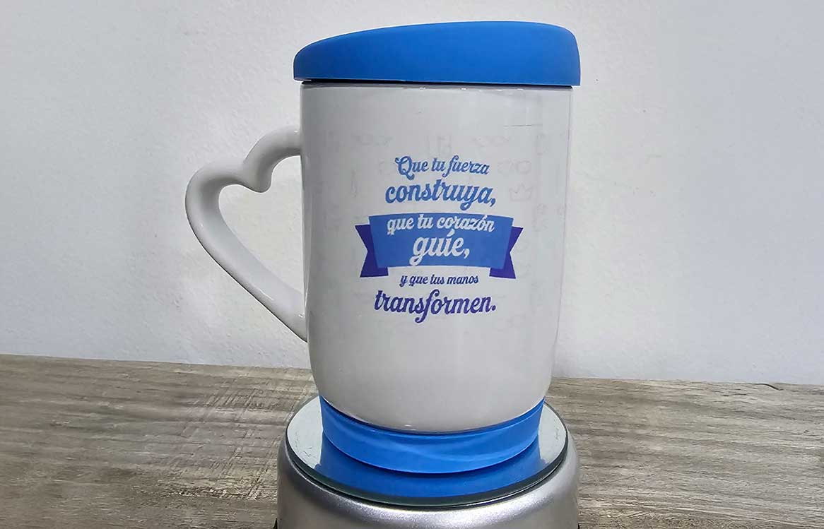 Mug con tapa personalizado